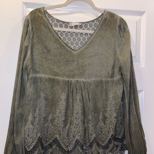 Altar’d State light weight crochet detail blouse